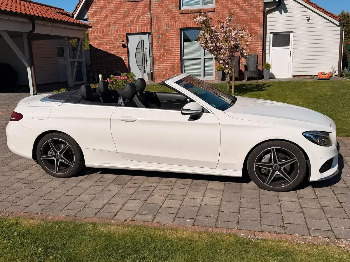 Second-hand Mercedes C220 AMG 170 CP (125 kW) 2017 Alb Cabrio