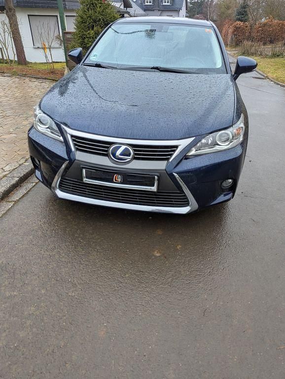 Gebraucht Lexus CT200h Executive Line 136 PS (100 kW) 2017 Blau Limousine