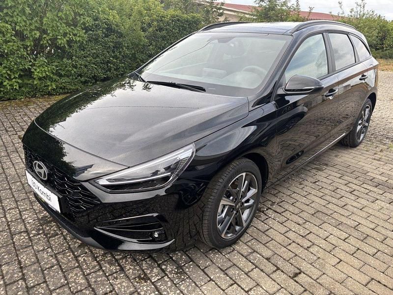 Abyss black Gebraucht 2025 Hyundai i30 Advantage Kombi | 26.950 € (Fairer Preis) - Bild 1/4