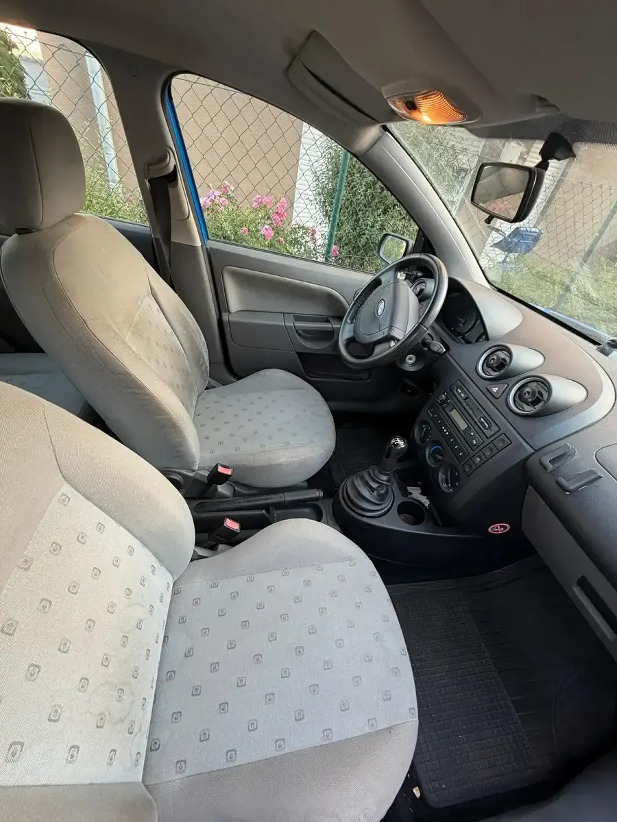 Gebraucht Ford Fiesta 60 PS (44 kW) 2003 Blau Kleinwagen
