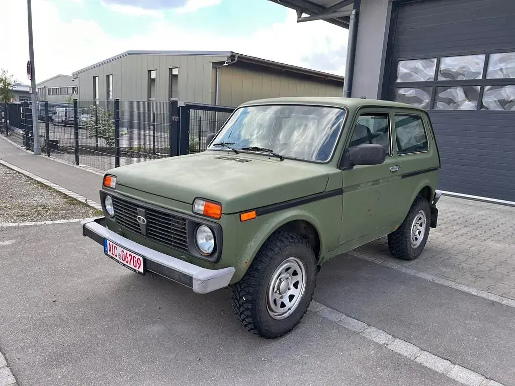 Gebraucht Lada niva 83 PS (61 kW) 2011 Grün SUV