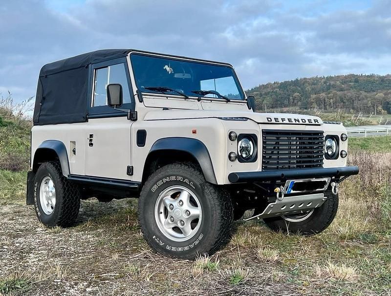 Beige Gebraucht 1999 Land Rover Defender SUV | 38.500 € - Bild 1/4