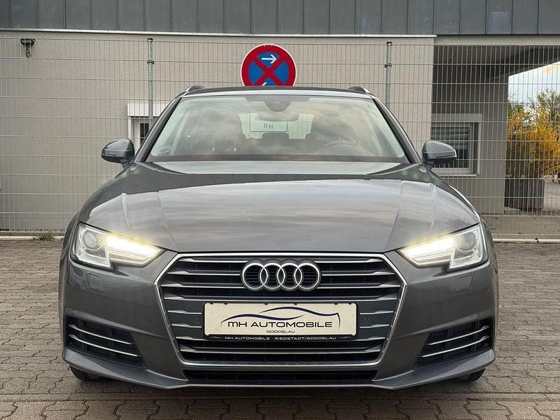 Używany Audi A4 S-Line 150 KM (110 kW) 2018 Szary Sedan/Limuzyna