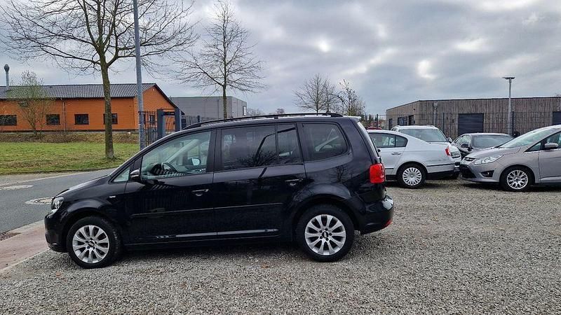 Gebraucht VW Touran Match 105 PS (77 kW) 2013 Schwarz Van / Kleinbus