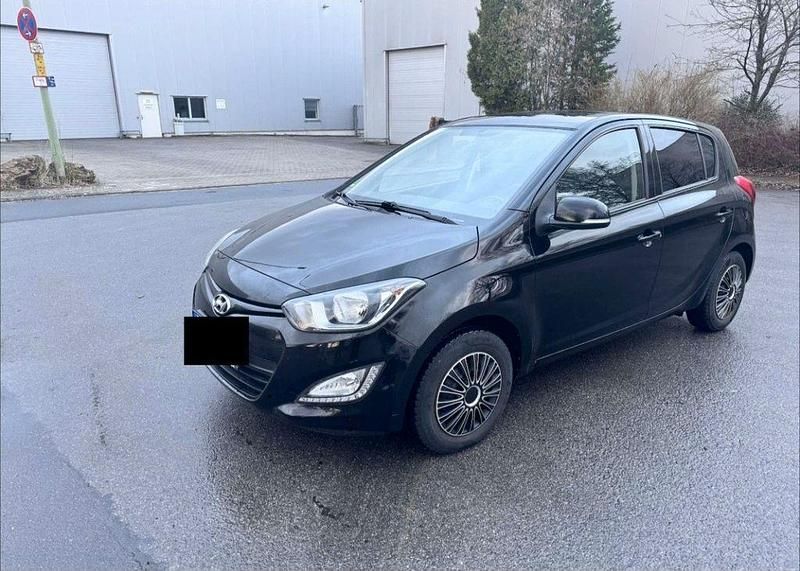 Gebraucht Hyundai i20 Classic 86 PS (63 kW) 2014 Schwarz Kleinwagen
