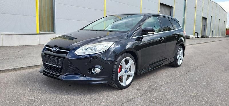 Usado Ford Focus ST-Line 125 CV (91 kW) 2014 Negro Familiar
