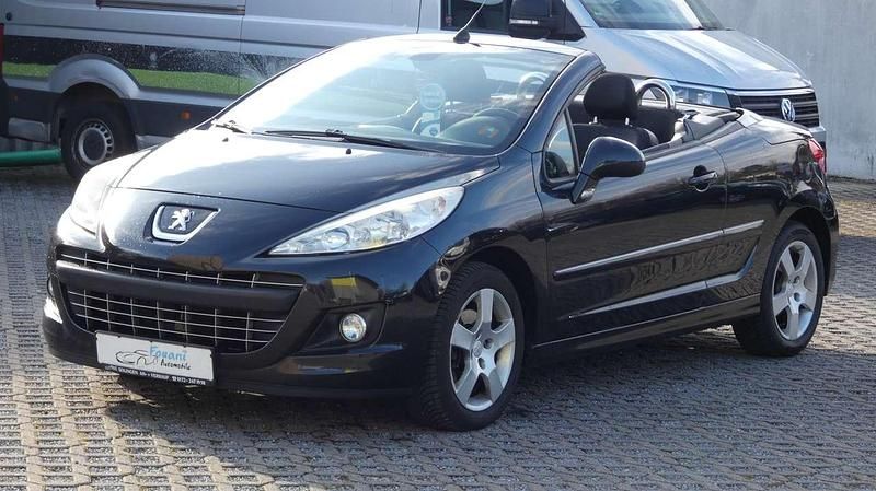 Gebraucht Peugeot 207 Active 120 PS (88 kW) 2015 Schwarz obsidien/metallic Cabrio