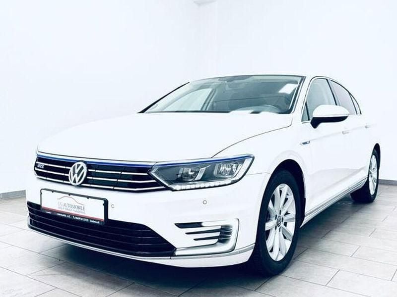 Weiß Gebraucht 2017 VW Passat GTE Limousine | 11.480 € (Guter Preis) - Bild 1/4