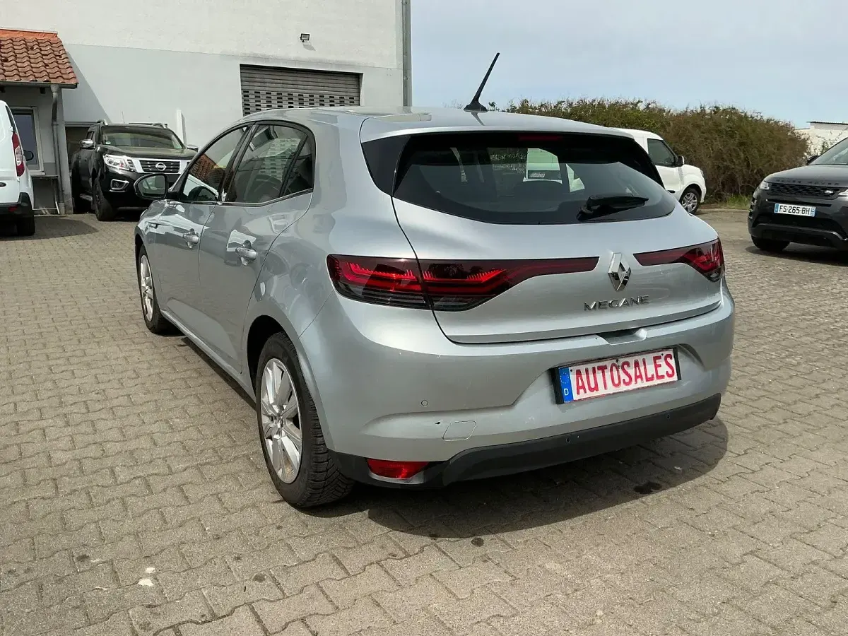 Gebraucht Renault Mégane IV Business 116 PS (85 kW) 2021 Silber Limousine