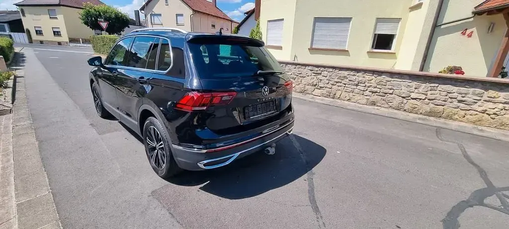 Gebraucht VW Tiguan Elegance 150 PS (110 kW) 2022 Deep black SUV