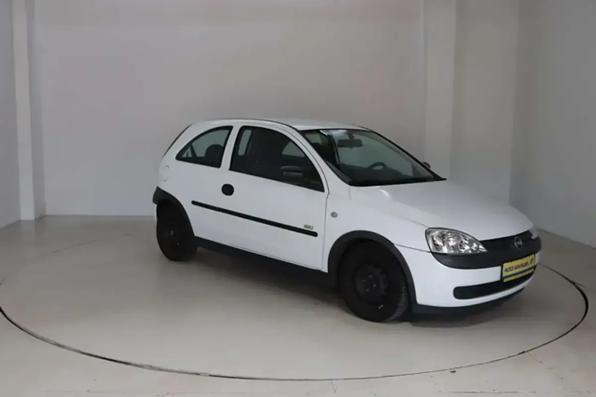 Używany Opel Corsa 58 KM (42 kW) 2002 Biały Hatchback