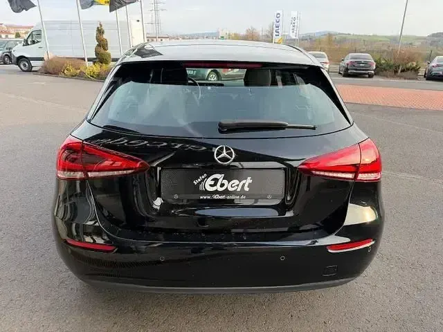 Gebraucht Mercedes A200 150 PS (110 kW) 2021 Schwarz Limousine