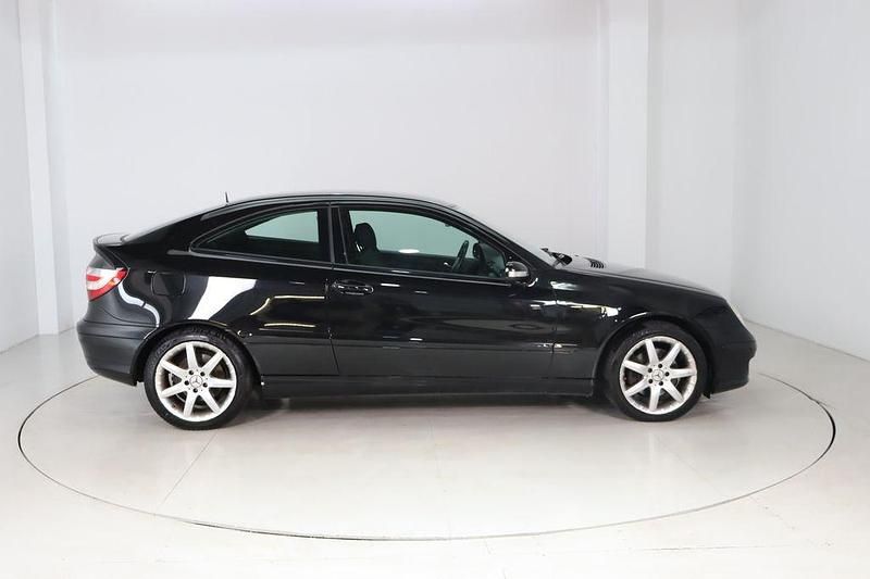 Gebraucht Mercedes C230 204 PS (150 kW) 2007 Schwarz Coupé