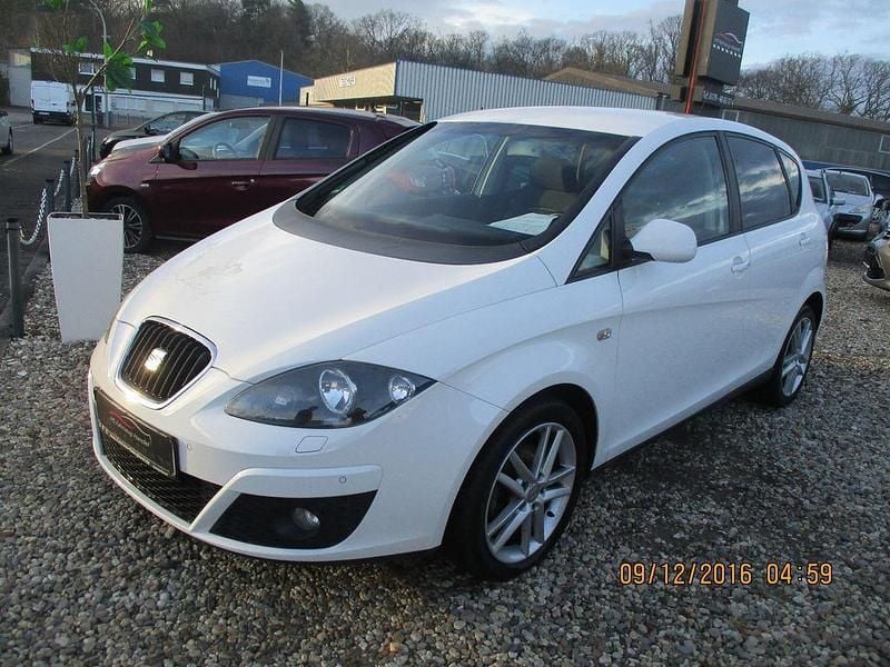 Weiß Gebraucht 2015 Seat Altea 4You Limousine | 5.999 € (Fairer Preis) - Bild 1/4