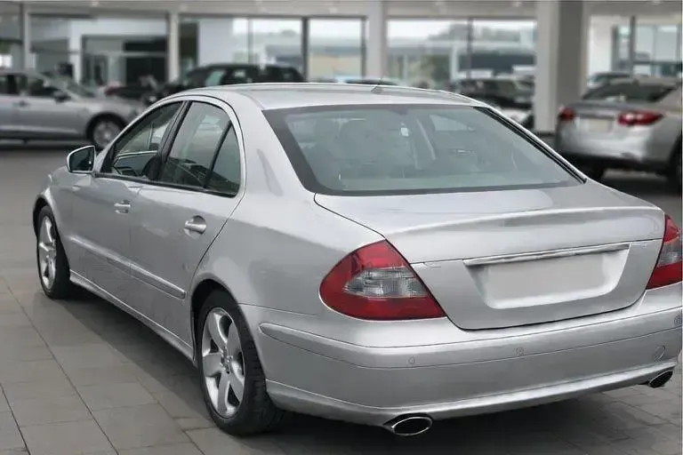 Brugt Mercedes E200 184 HK (135 kW) 2008 Sølv Sedan