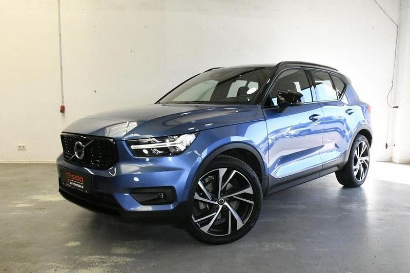 Bursting blue metallic (blau) Gebraucht 2018 Volvo XC40 R-Design SUV | 29.980 € (Teuer) - Bild 1/4