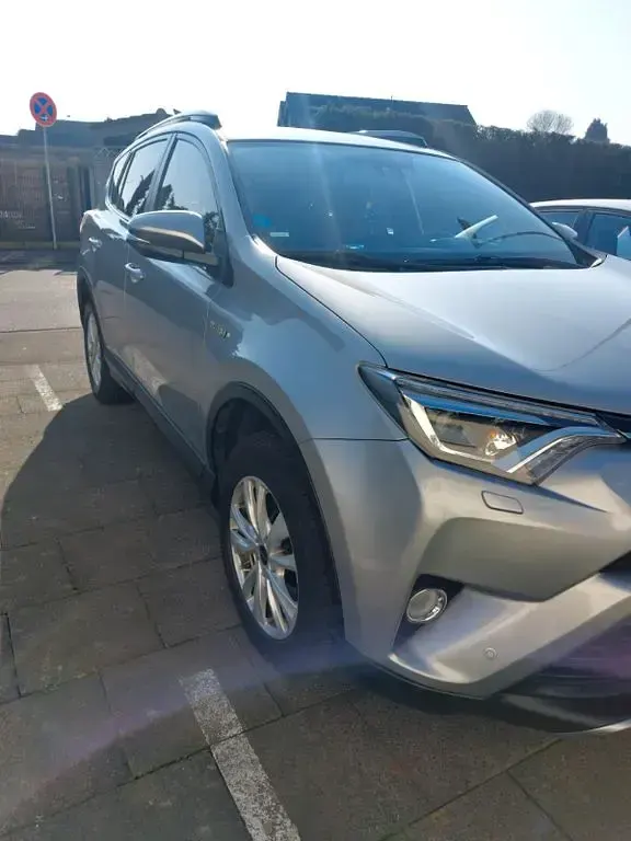 Gebraucht Toyota RAV4 197 PS (144 kW) 2018 Grau SUV