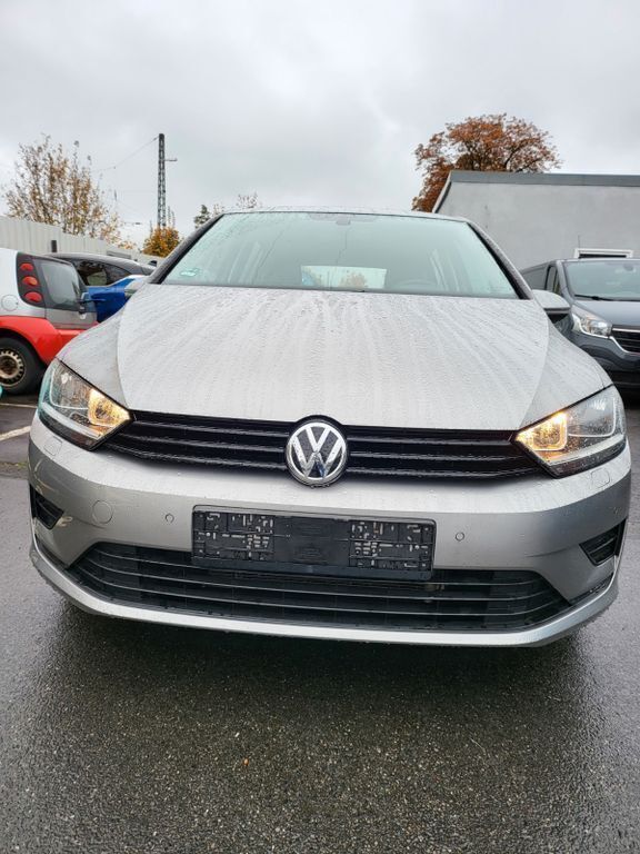 Silber Gebraucht 2014 VW Golf VII Trendline Limousine | 9.990 € (Guter Preis) - Bild 1/4