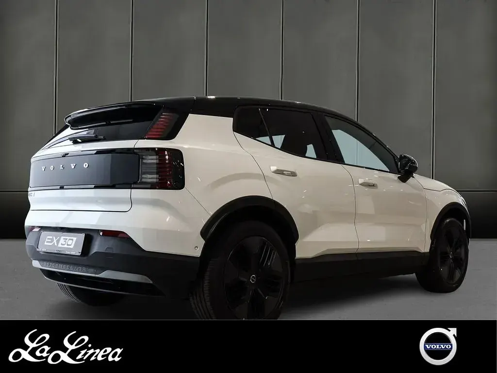 Neu Volvo EX30 CC Performance 314 kW (428 PS) 2025 Weiss SUV