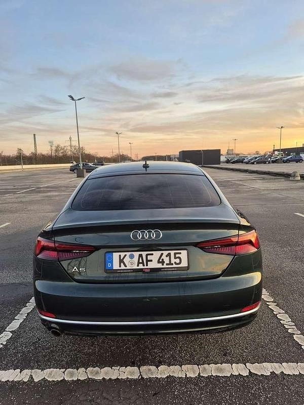 Gebraucht Audi A5 Sport 150 PS (110 kW) 2018 Grün Coupé