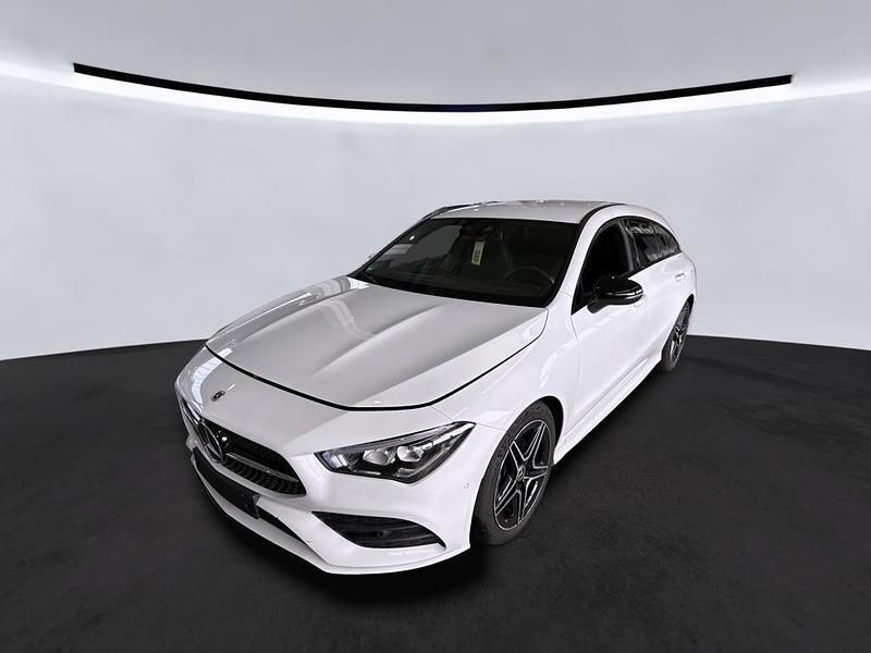 Weiß Gebraucht 2021 Mercedes CLA220 AMG Limousine | 28.645 € (Guter Preis) - Bild 1/4