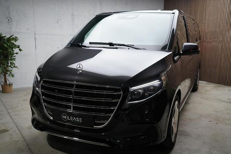 Neu Mercedes V300 Luxury 237 PS (174 kW) 2026 Grau Van / Kleinbus
