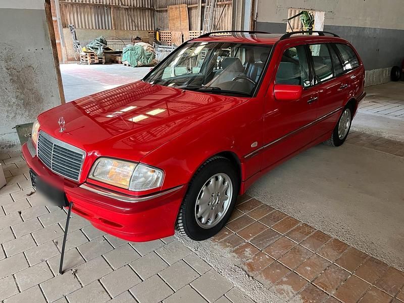 Rot Gebraucht 1998 Mercedes C200 Elegance Kombi | 4.700 € (Etwas zu teuer) - Bild 1/4