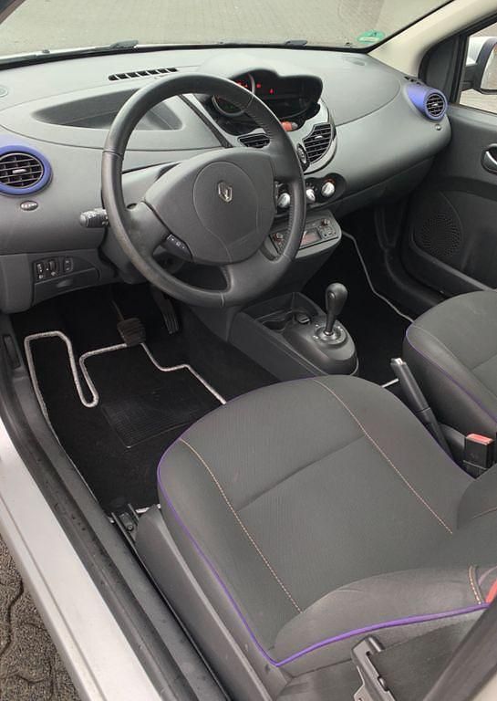Gebraucht Renault Twingo Initiale Paris 75 PS (55 kW) 2013 Silber Kleinwagen