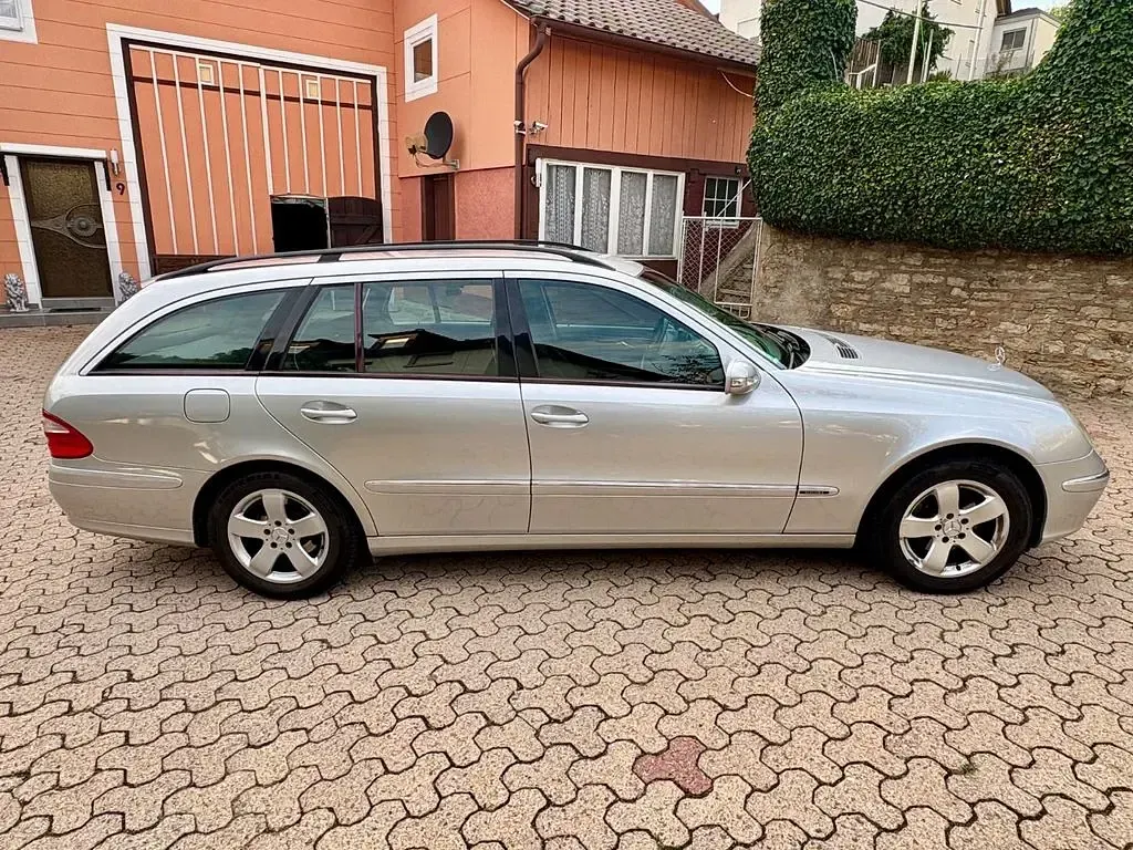 Gebraucht Mercedes E200 Elegance 163 PS (119 kW) 2005 Silber Limousine