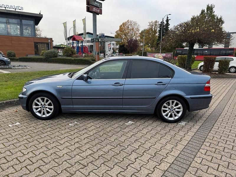 Gebraucht BMW 320 150 PS (110 kW) 2005 Andere farben Limousine