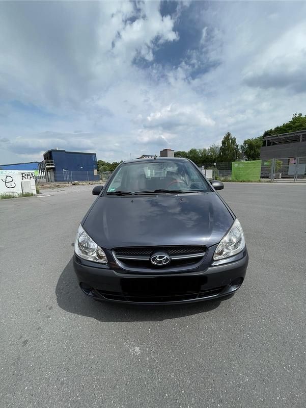 Grau Gebraucht 2007 Hyundai Getz Kleinwagen | 1.150 € (Guter Preis) - Bild 1/4