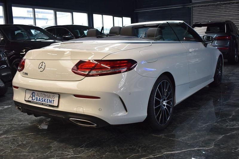 Gebraucht Mercedes C200 AMG line 184 PS (135 kW) 2020 Weiß Cabrio