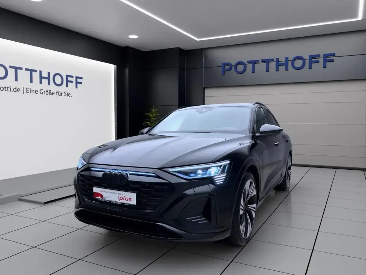 Gebraucht Audi Q8 Sportback e-tron S-Line 300 kW (408 PS) 2024 Mythosschwarz metallic SUV