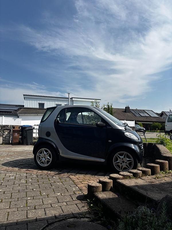 Blau Gebraucht 1999 Smart ForTwo Coupé Kleinwagen | 2.550 € (Teuer) - Bild 1/4
