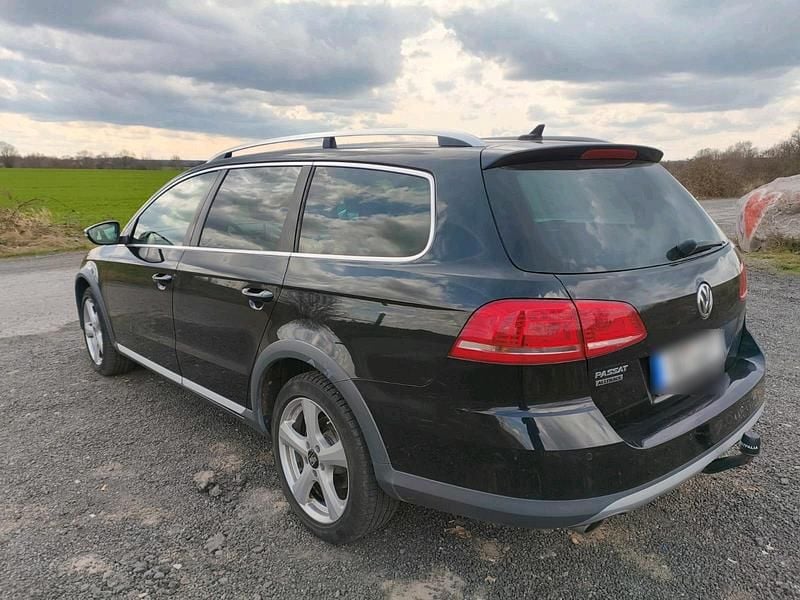 Second-hand VW Passat 176 CP (129 kW) 2013 Negru Break