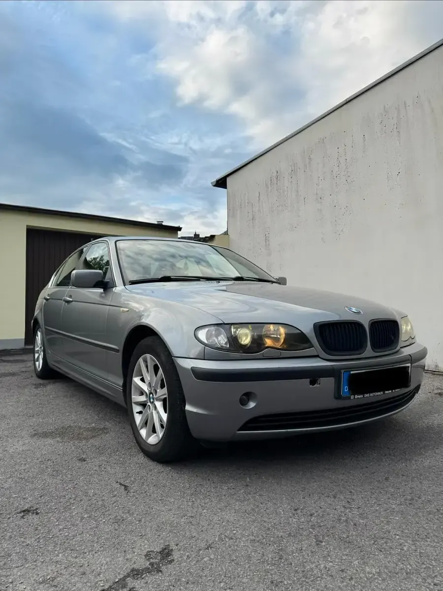 Gebraucht BMW 320 170 PS (125 kW) 2004 Grau Limousine