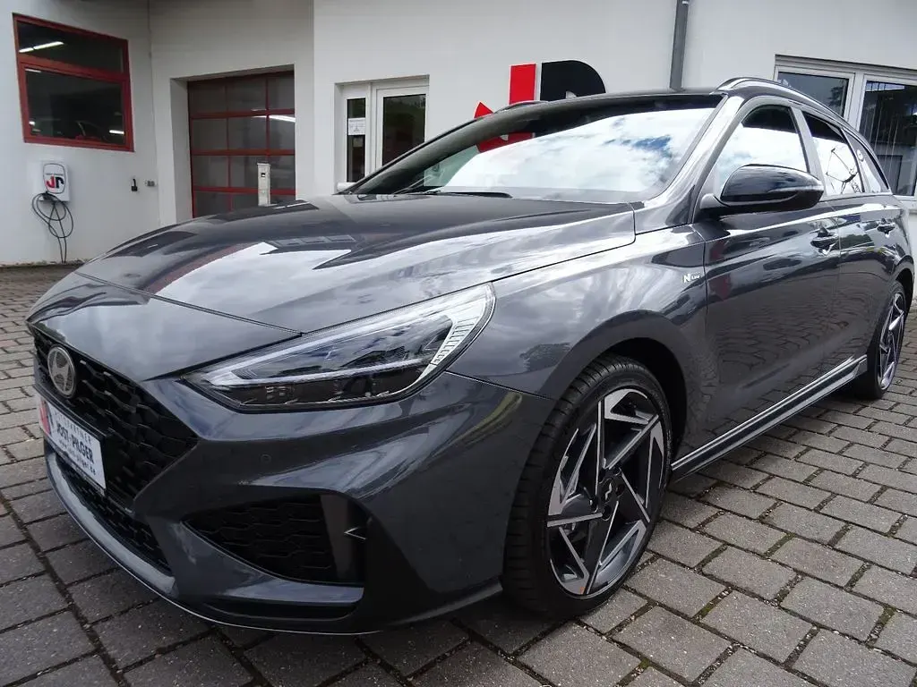Neu Hyundai i30 N Line 140 PS (102 kW) 2025 Grau Limousine
