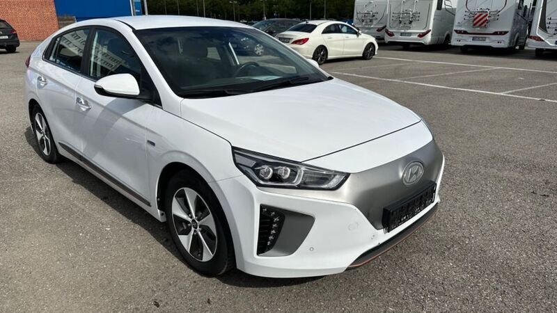 Weiß Gebraucht 2018 Hyundai Ioniq Premium Limousine | 12.799 € (Fairer Preis) - Bild 1/4
