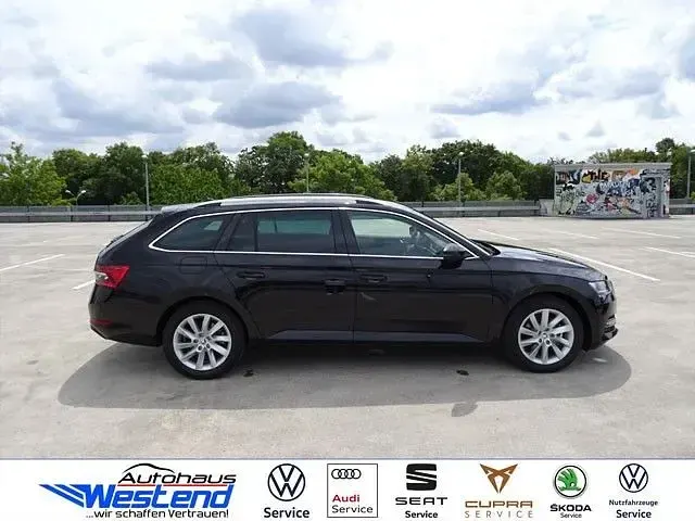Second-hand Skoda Superb Style 200 CP (147 kW) 2024 Negru Break
