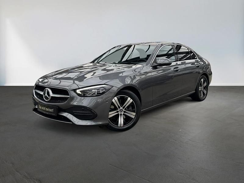 Metalliclack selenitgrau Gebraucht 2025 Mercedes C200 Avantgarde Limousine | 39.620 € (Fairer Preis) - Bild 1/4