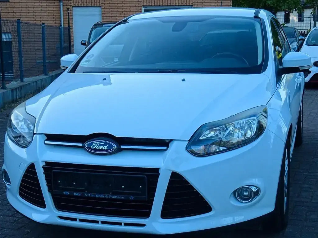 Second-hand Ford Focus Titanium 125 CP (91 kW) 2012 Alb Berlinǎ