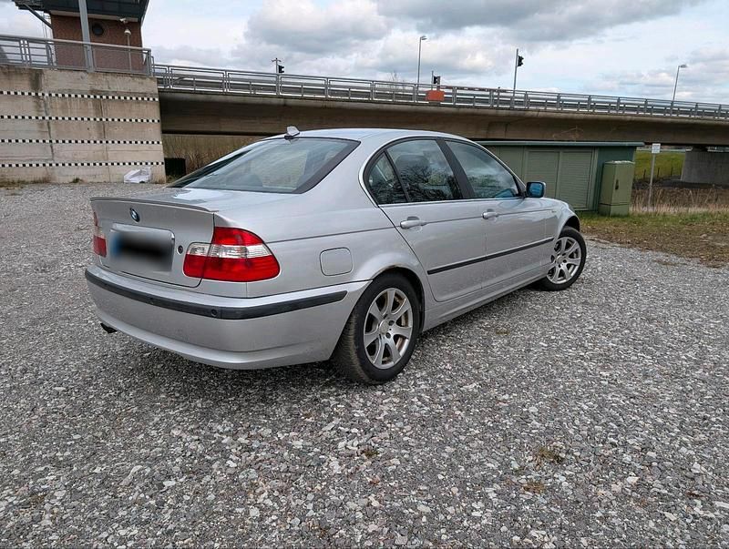 Gebraucht BMW 320 170 PS (125 kW) 2002 Silber Limousine