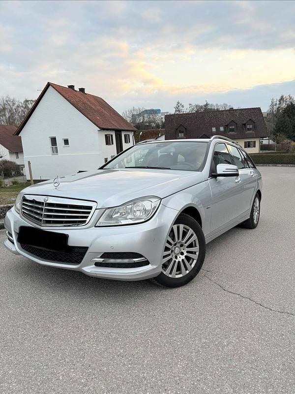 Gebraucht Mercedes C200 136 PS (100 kW) 2012 Grau Kombi