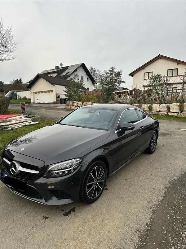 Grau Gebraucht 2020 Mercedes C200 Coupé | 28.999 € (Etwas zu teuer) - Bild 1/4