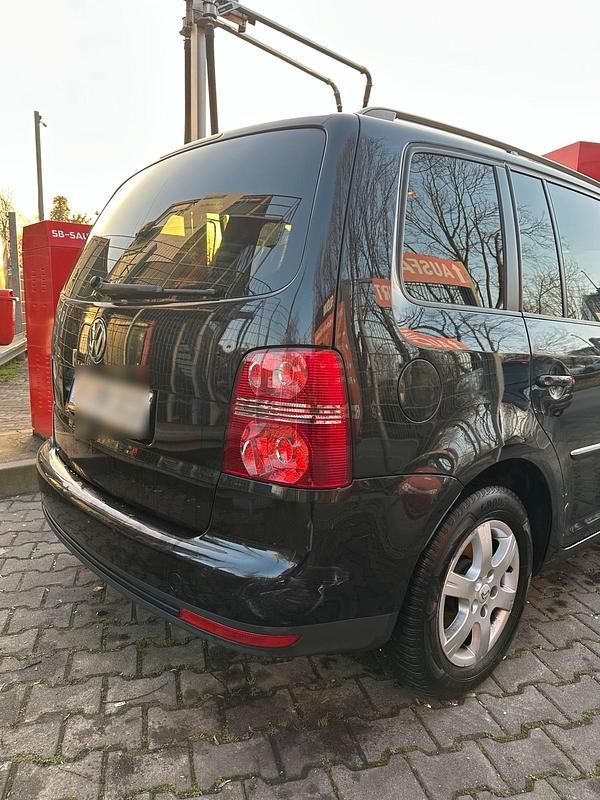 Gebraucht VW Touran 140 PS (102 kW) 2008 Schwarz Van / Kleinbus