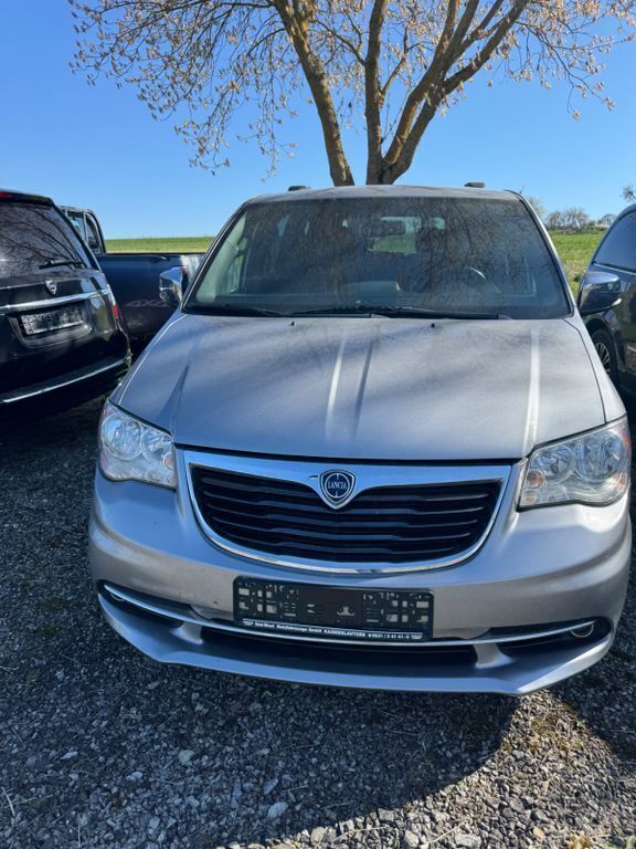 Gebraucht Lancia Voyager S 177 PS (130 kW) 2015 Silber Van / Kleinbus