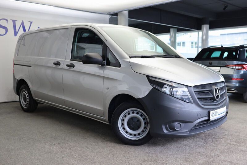 Silber Gebraucht 2020 Mercedes Vito Van / Kleinbus | 26.980 € (Superpreis) - Bild 1/4
