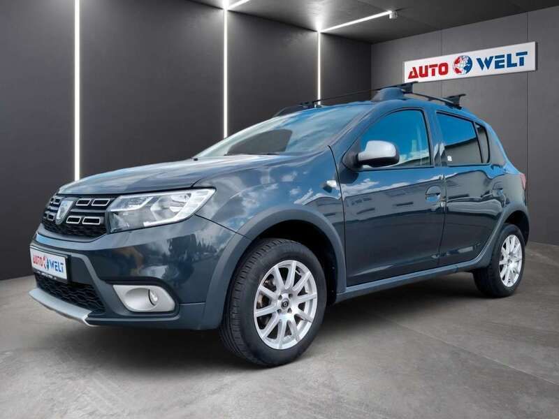 Grau Gebraucht 2017 Dacia Sandero Stepway Kleinwagen | 9.990 € (Etwas zu teuer) - Bild 1/4