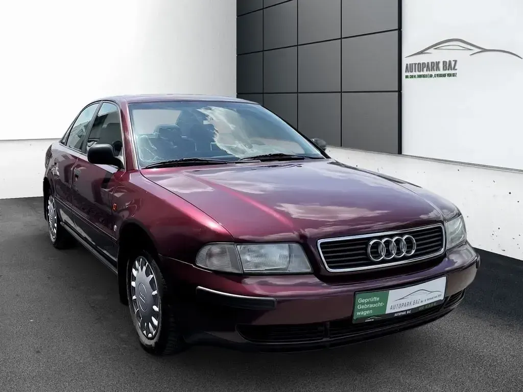 Gebraucht Audi A4 125 PS (91 kW) 1996 Rot Limousine