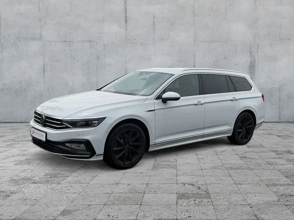 Gebraucht VW Passat R-line 200 PS (147 kW) 2023 Weiß Kombi